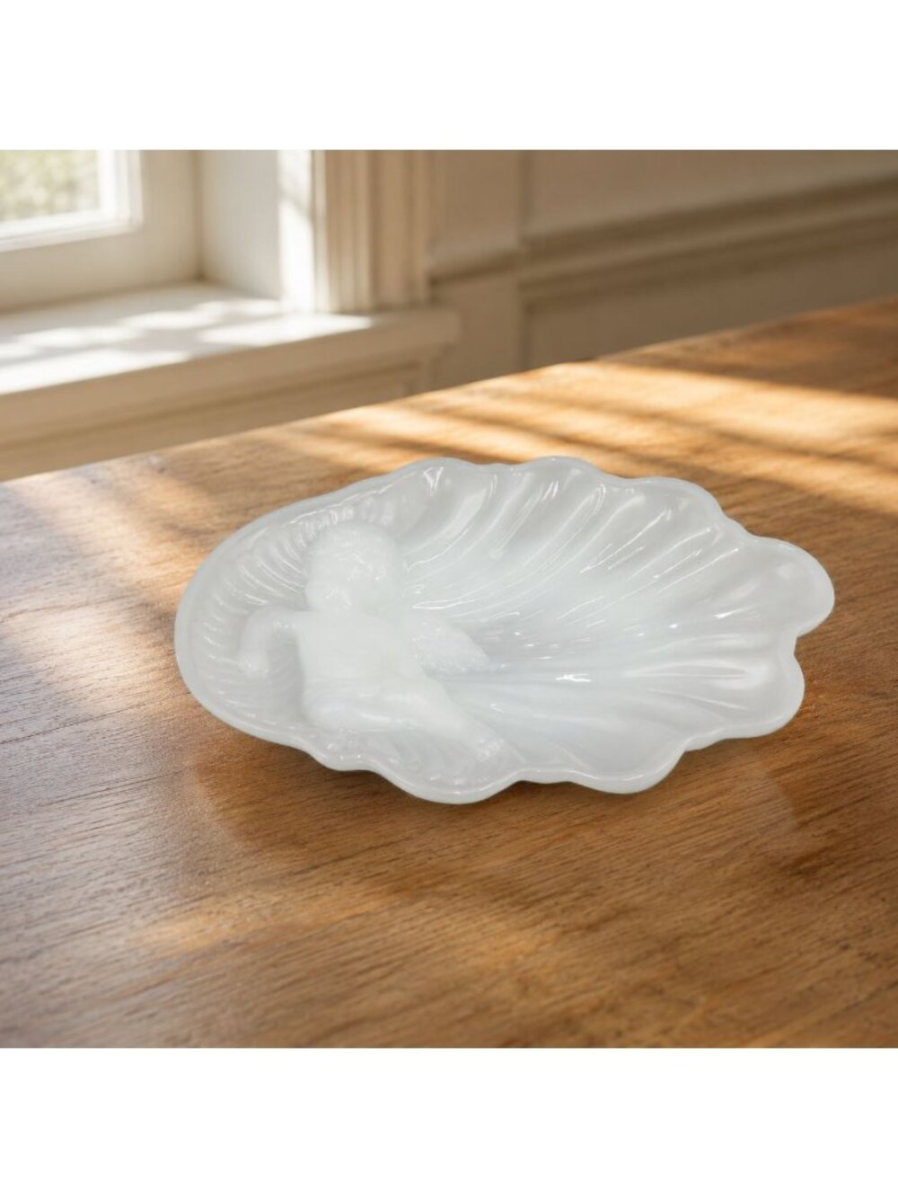 Vintage Avon Milk Glass Cherub In Shell Soap Dish Trinket Tray White